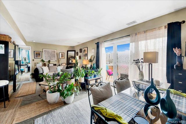 37 Harbor Lane 2A, New Rochelle, NY 10805