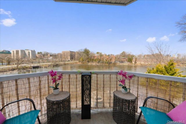 37 Harbor Lane 2A, New Rochelle, NY 10805