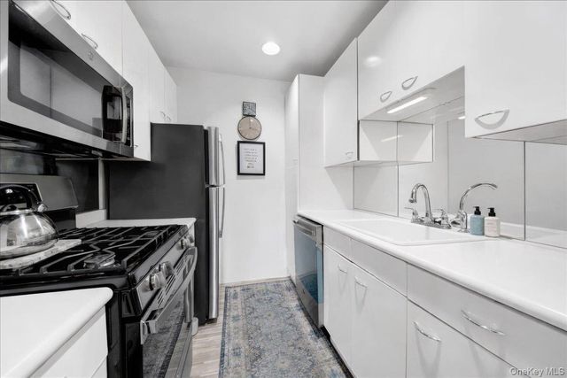 37 Harbor Lane 2A, New Rochelle, NY 10805