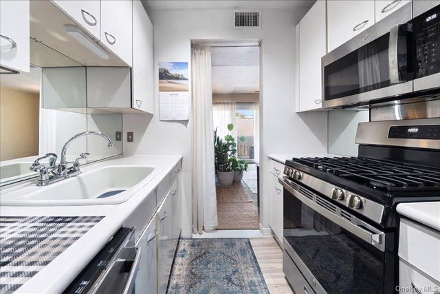 37 Harbor Lane 2A, New Rochelle, NY 10805