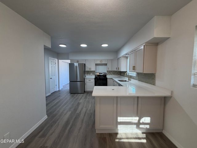 2401 HAWLEY Circle, El Paso, TX 79903