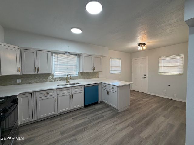 2401 HAWLEY Circle, El Paso, TX 79903