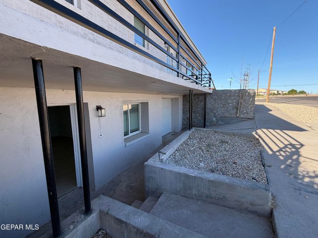2401 HAWLEY Circle, El Paso, TX 79903