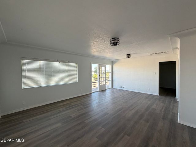 2401 HAWLEY Circle, El Paso, TX 79903