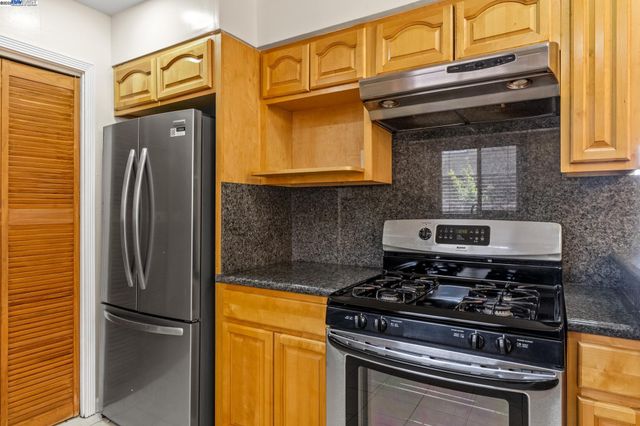 1573 Marina Ct A, San Mateo, CA 94403