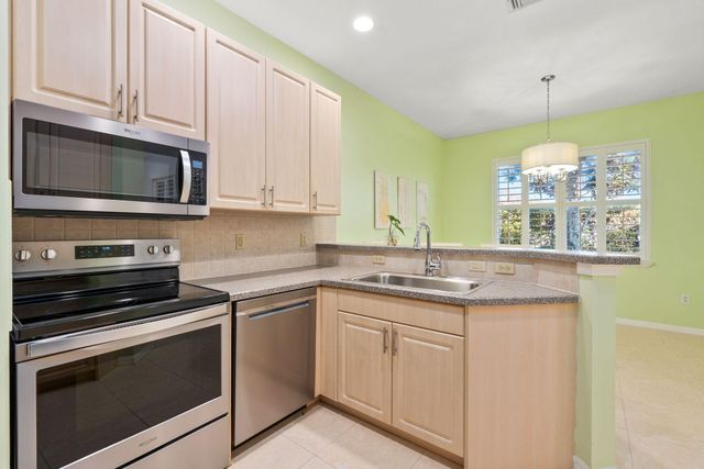 602 Mariner Bay Boulevard, Fort Pierce, FL 34949