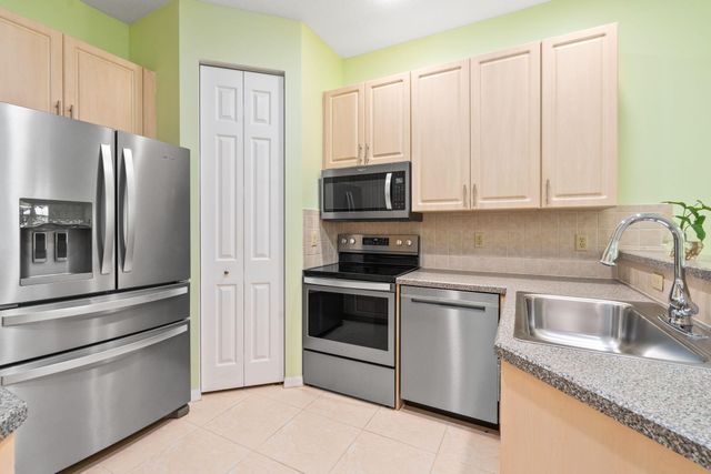602 Mariner Bay Boulevard, Fort Pierce, FL 34949
