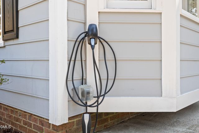 12 W Bayberry Court, Durham, NC 27713