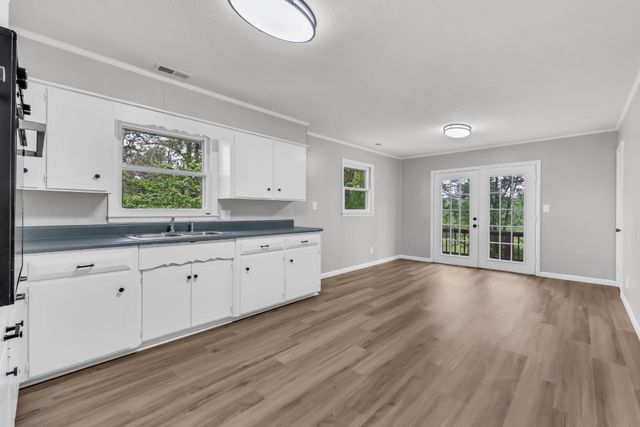 251 Fussell Ln, Erin, TN 37061