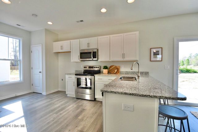 1037 Pine Ridge Court, Castle Hayne, NC 28429