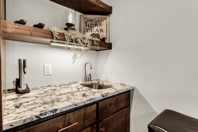 5619 S Lexington Avenue, Springfield, MO 65810