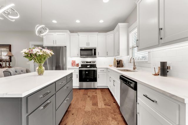 5619 S Lexington Avenue, Springfield, MO 65810