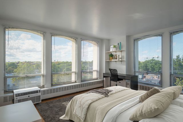 1401 E 55th Street 701N, Chicago, IL 60615