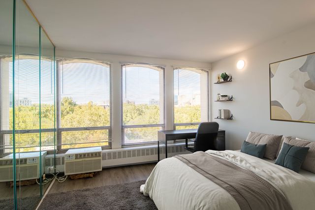 1401 E 55th Street 701N, Chicago, IL 60615