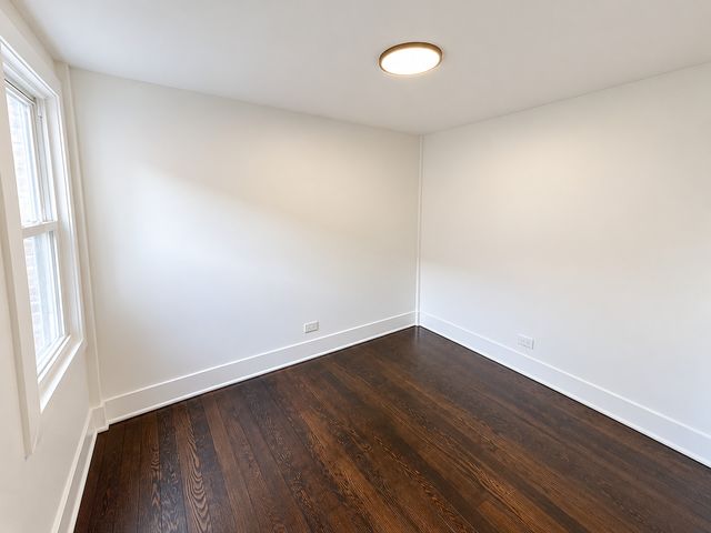 8332 S Oglesby Avenue, Chicago, IL 60617