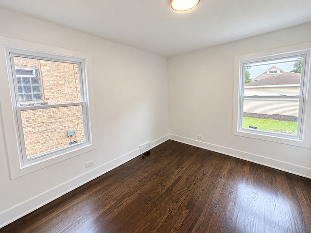 8332 S Oglesby Avenue, Chicago, IL 60617