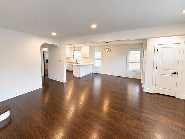 8332 S Oglesby Avenue, Chicago, IL 60617