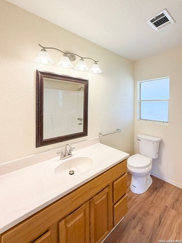 3962 STATE HWY 173 S, Devine, TX 78016