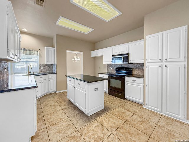 21122 SIMI VALLEY DR, San Antonio, TX 78259