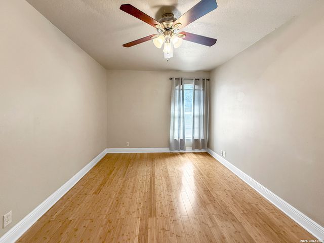 21122 SIMI VALLEY DR, San Antonio, TX 78259
