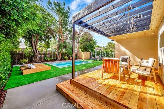 22120 Costanso Street, Woodland Hills (los Angeles), CA 91364