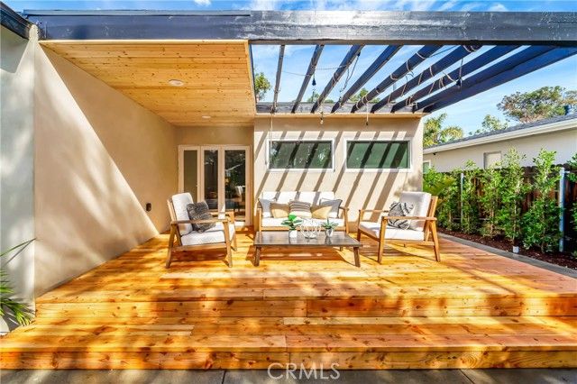 22120 Costanso Street, Woodland Hills (los Angeles), CA 91364