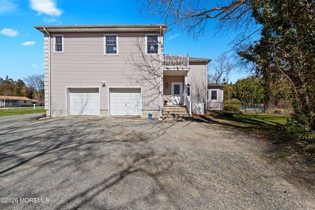 1042 Maxim Southard Road, Howell, NJ 07731