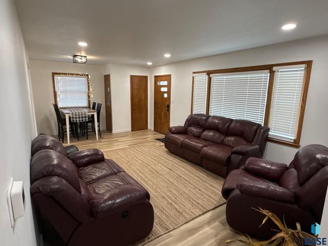 3101 S Jefferson Ave Avenue, Sioux Falls, SD 57105