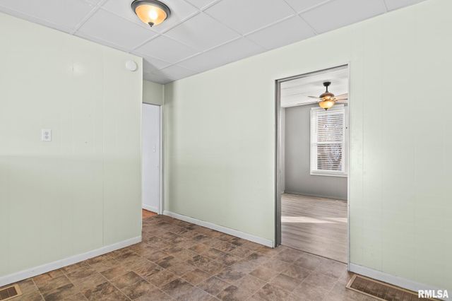 2827 S 16TH Street, Springfield, IL 62703