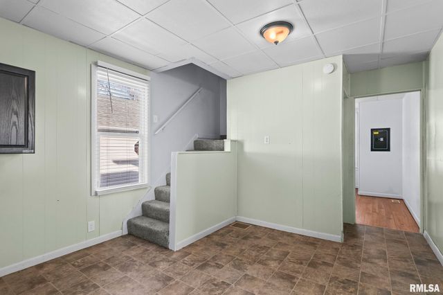 2827 S 16TH Street, Springfield, IL 62703