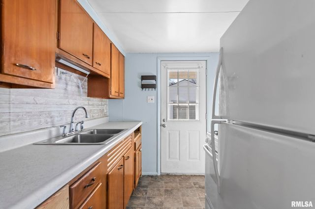 2827 S 16TH Street, Springfield, IL 62703