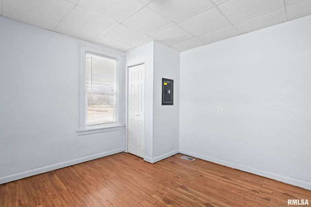 2827 S 16TH Street, Springfield, IL 62703