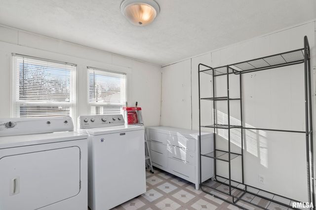 2827 S 16TH Street, Springfield, IL 62703