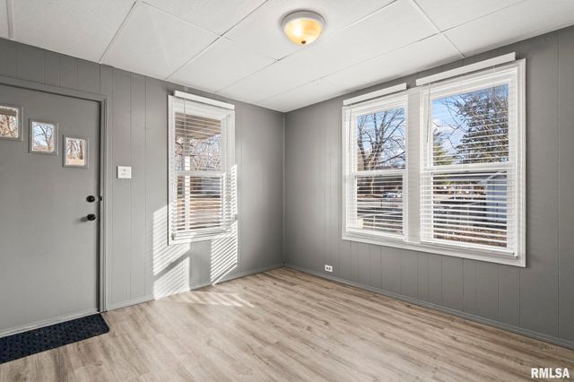 2827 S 16TH Street, Springfield, IL 62703