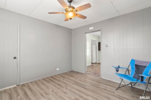 2827 S 16TH Street, Springfield, IL 62703