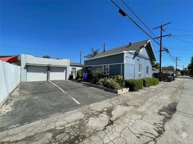 404 N 9th Avenue, Upland, CA 91786