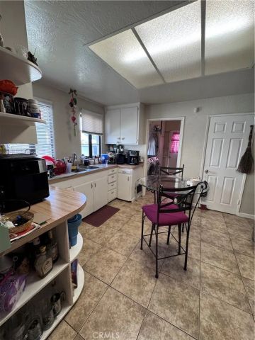 404 N 9th Avenue, Upland, CA 91786