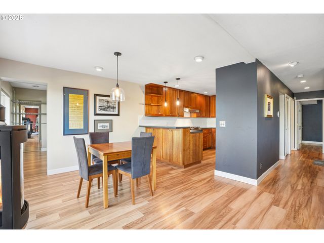 2340 Sw CACTUS Dr, Portland, OR 97205