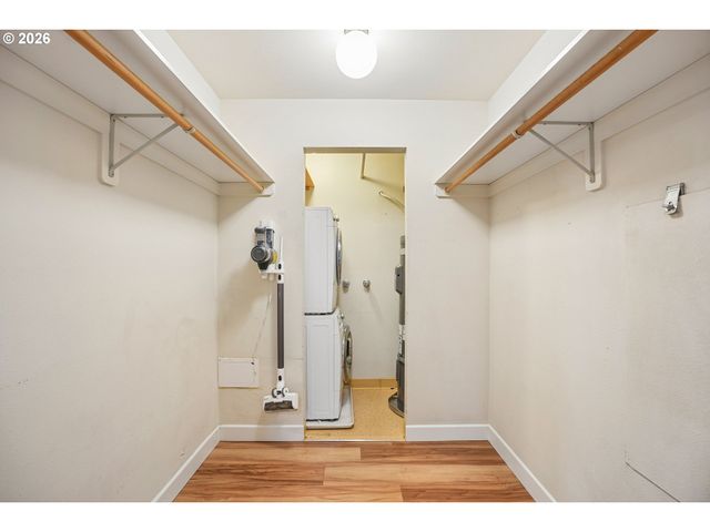 2340 Sw CACTUS Dr, Portland, OR 97205