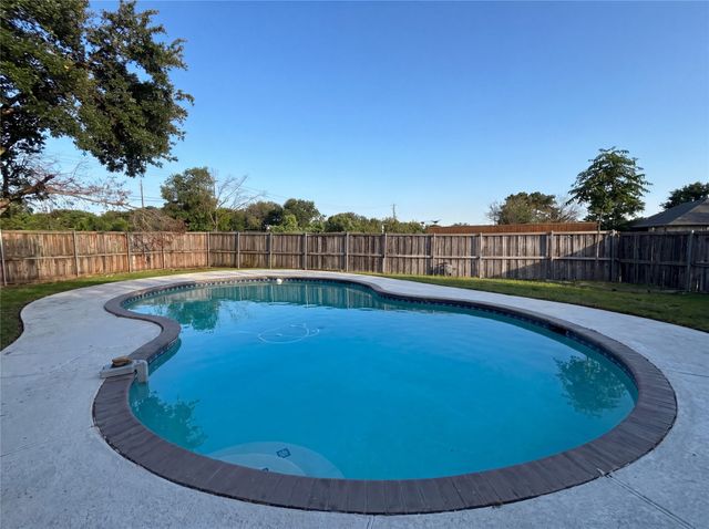 3701 Westminster Drive, Carrollton, TX 75007