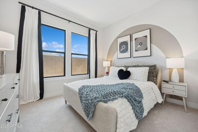 42085 N Tiger Way, San Tan Valley, AZ 85140