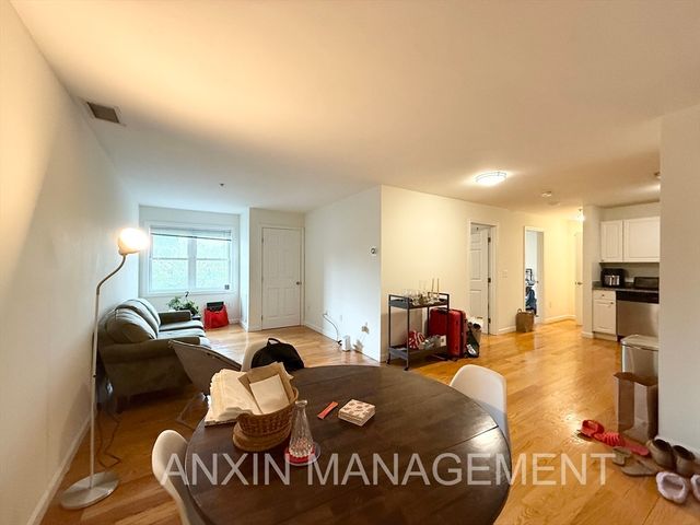 660 Cambridge St 401, Cambridge, MA 02141