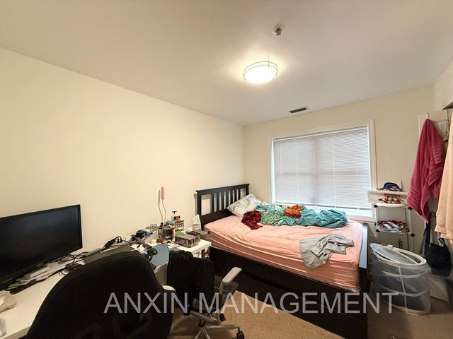 660 Cambridge St 401, Cambridge, MA 02141