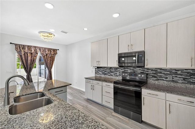 2858 Via Campania ST, Fort Myers, FL 33905