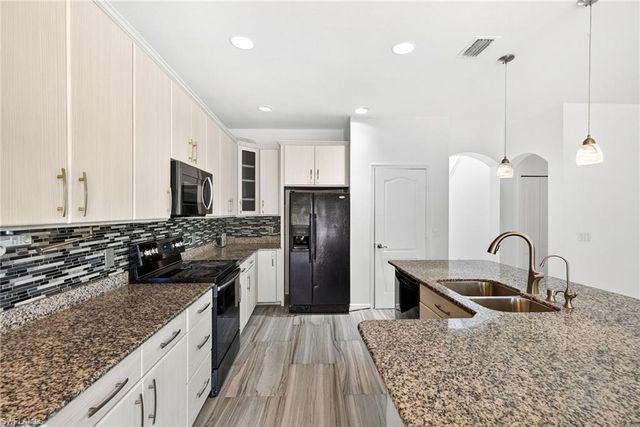 2858 Via Campania ST, Fort Myers, FL 33905