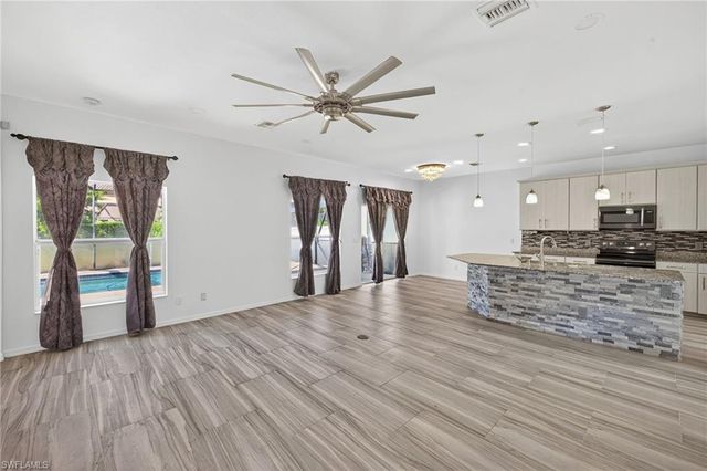 2858 Via Campania ST, Fort Myers, FL 33905