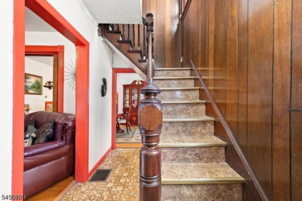28 Lincoln St, Passaic City, NJ 07055 — photo 2
