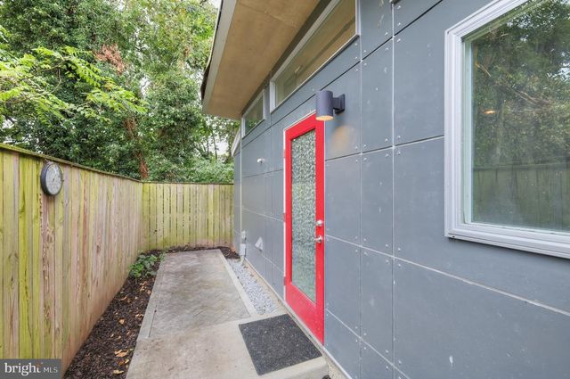 4815 BASS PL SE, Washington, DC 20019