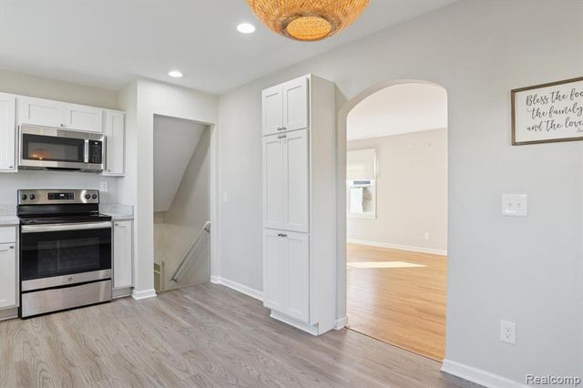 129 South Street, Belleville, MI 48111