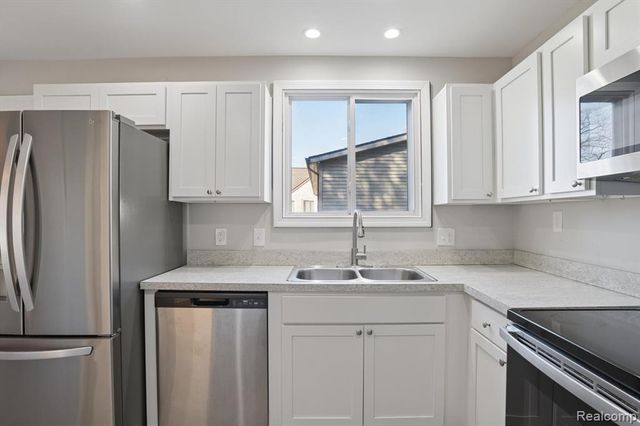 129 South Street, Belleville, MI 48111